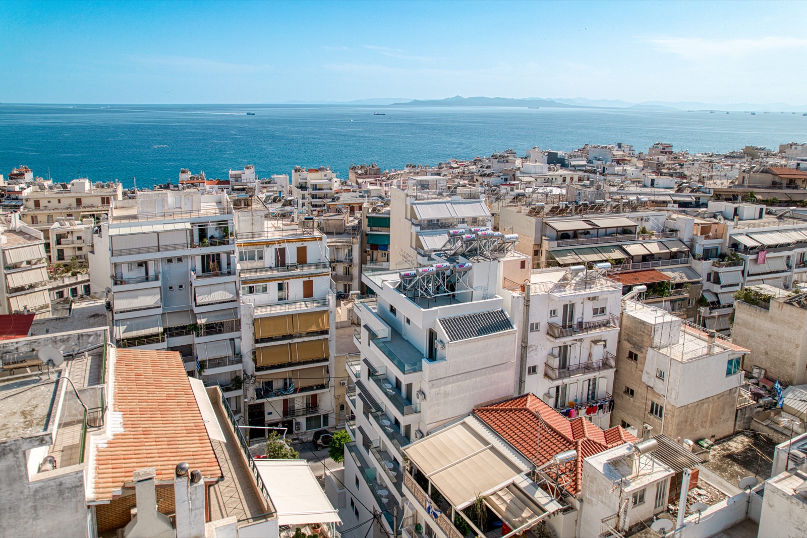 FE 14 Residences, Pire